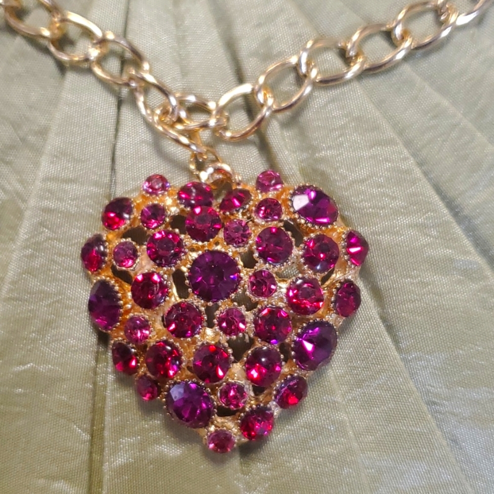 Chloe accessory stone heart necklace